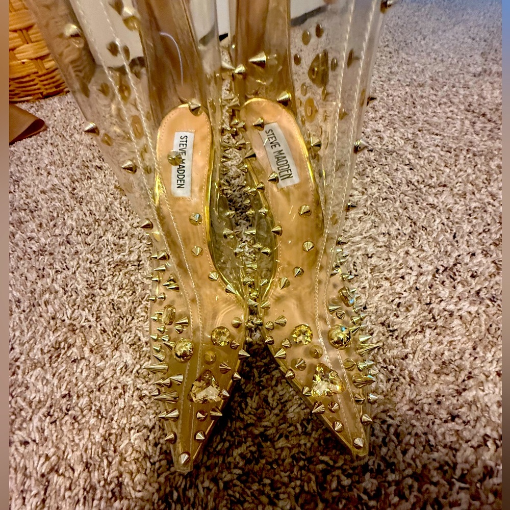 Brand New never worn! Steve Madden Sz 9.5 Clear Gold Studded Women's Boots